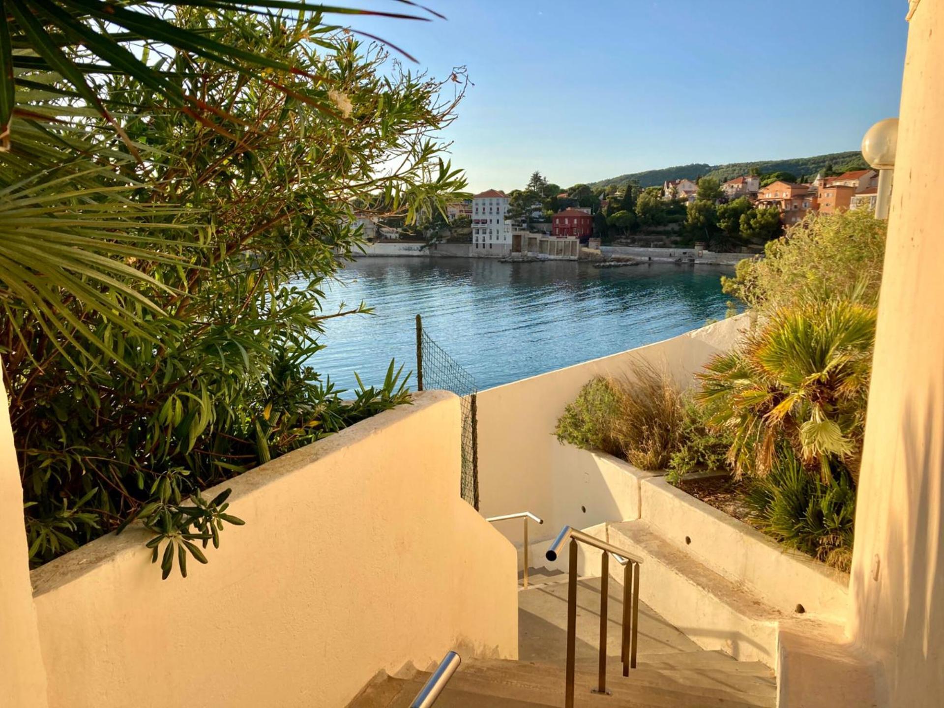 Appartement Coup De Coeur Centre Village Et Plage Climatise 3 Etoiles Terra Cigala Bandol Exterior photo