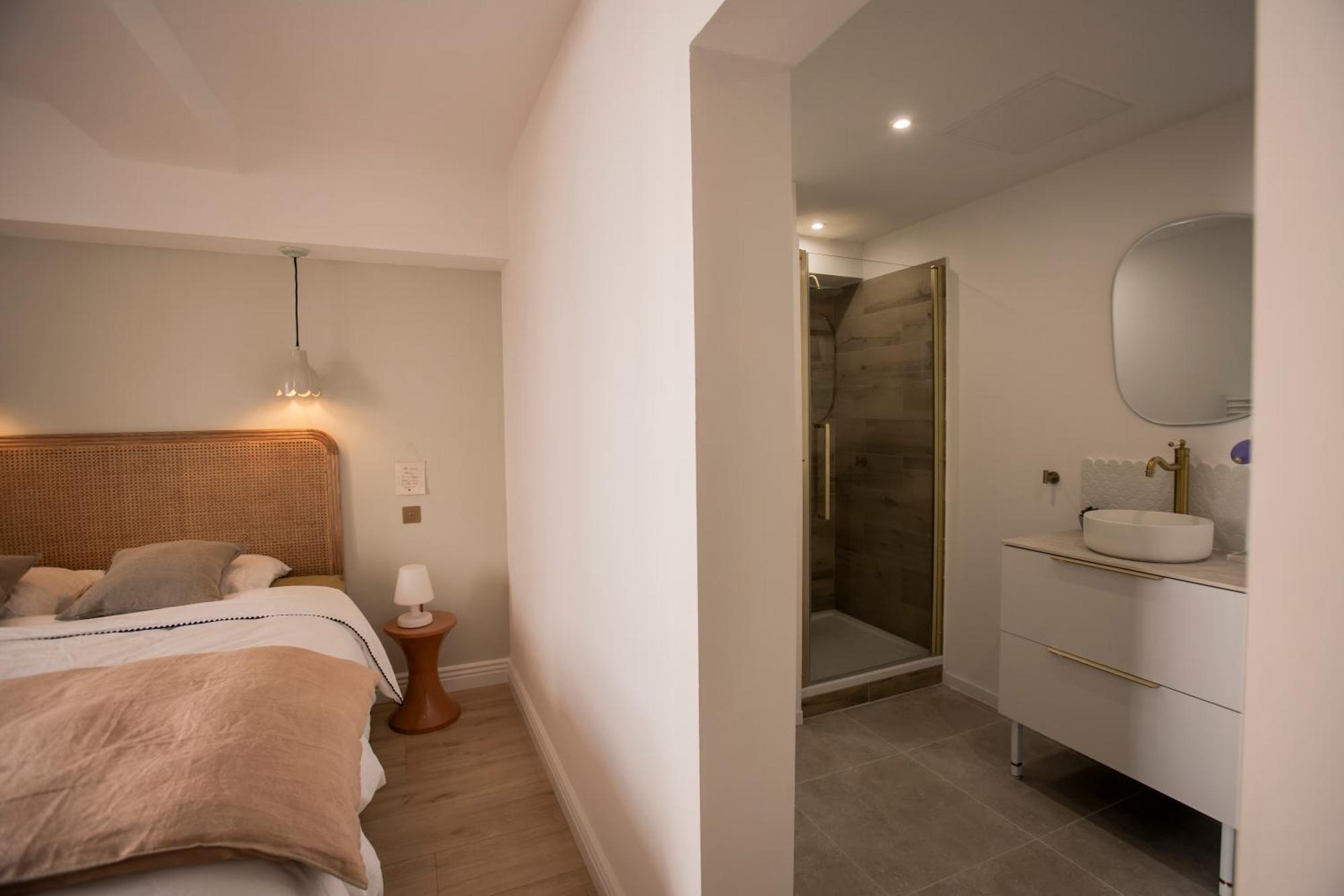 Appartement Coup De Coeur Centre Village Et Plage Climatise 3 Etoiles Terra Cigala Bandol Exterior photo